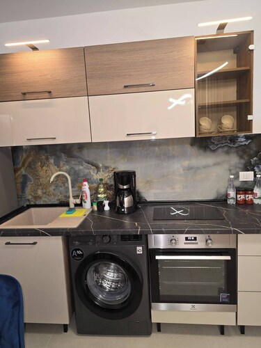 Costinești, 50 m to Nibiru, AC, wifi, tv, fully equipped kitchen, sea view