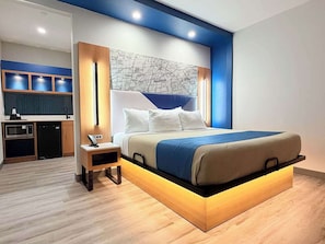 Room - Near Memorial City Mall + Free Breakfast & Parking (Houston)