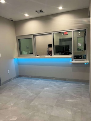 Lobby - 2BR Luxury Suite Near CityCentre with Full Kitchen (Houston)