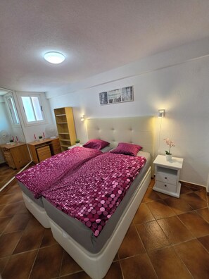 1 bedroom, iron/ironing board, travel crib, WiFi (free) - Casa Tropical, just 190 metres from the sea, balcony, sea view, pool, Wi-Fi (Costa Adeje)