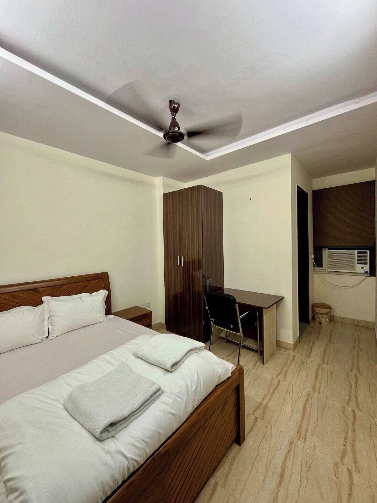 Luxury Double Room, City View | Desk, WiFi (free)