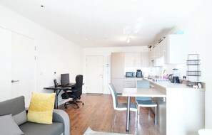 Unclassified image, 2 of 12, button - Prince Apartment (Barking)