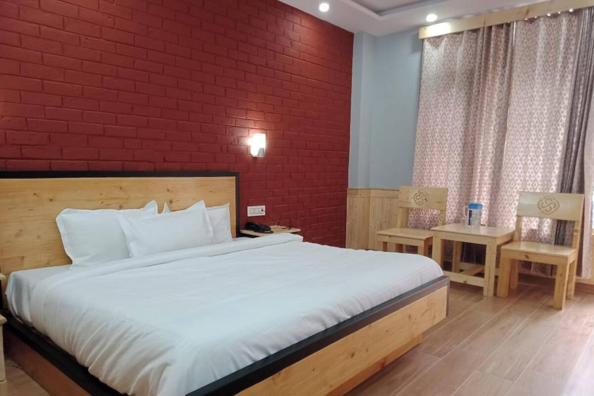 Deluxe-Doppelzimmer, Stadtblick | Schreibtisch, kostenloses WLAN