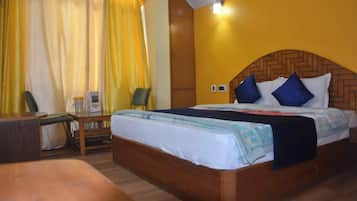 Chambre Deluxe double, vue sur la ville | Bureau, accès au Wi-Fi (inclus)
