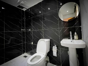 經濟公寓, 陽台, 城市景觀 | 浴室 | 免費盥洗用品、吹風機、毛巾、肥皂