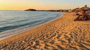 Beach - ALIA Sea & Sunset View Apartment in Kalamaki (Galatas)