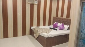 Desk, WiFi (free) - JVS Laxmi Rasoi Murthal (Murthal)