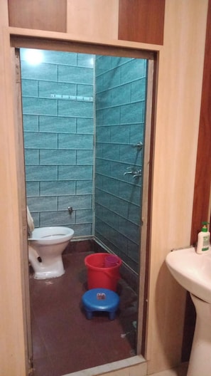 Deluxe Double Room, Air conditioning, City View | Bathroom | Shower, free toiletries, towels - JVS Laxmi Rasoi Murthal (Murthal)