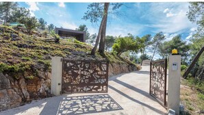 Unclassified image, 3 of 52, button - Villa Horizona in G Menos (Gemenos)