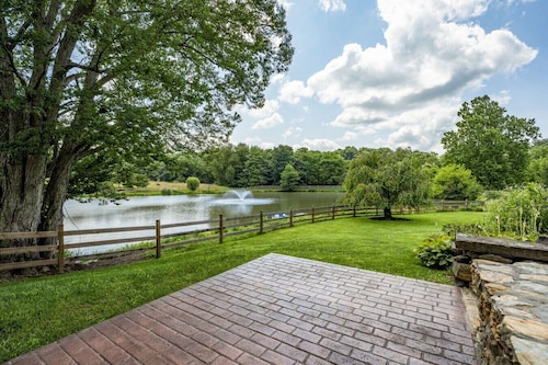 Willow Pond Manor | Private Mansion on 26 Acres