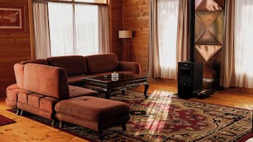 Villa familiar, vista a la montaña | Interior