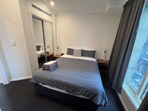 1 bedroom, desk, iron/ironing board, free WiFi - Sun-Drenched 1BD Apt in the heart of South Yarra (South Yarra)