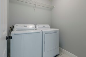 Unclassified image, 5 of 28, button - Kissimmee Family Fun w/ Private Pool & Pond Views! (Kissimmee)