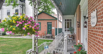 Boutique Mansion Studio in Downtown Bedford