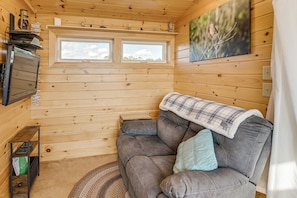 House (1 Bedroom) | Interior - Path to Private Beach! Couple's Retreat in Cutler (Cutler)