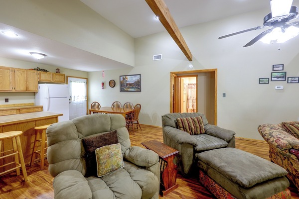 House (4 Bedrooms) | Interior