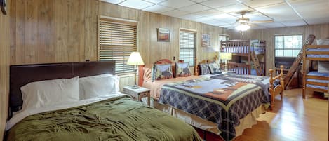 House (4 Bedrooms) | Interior
