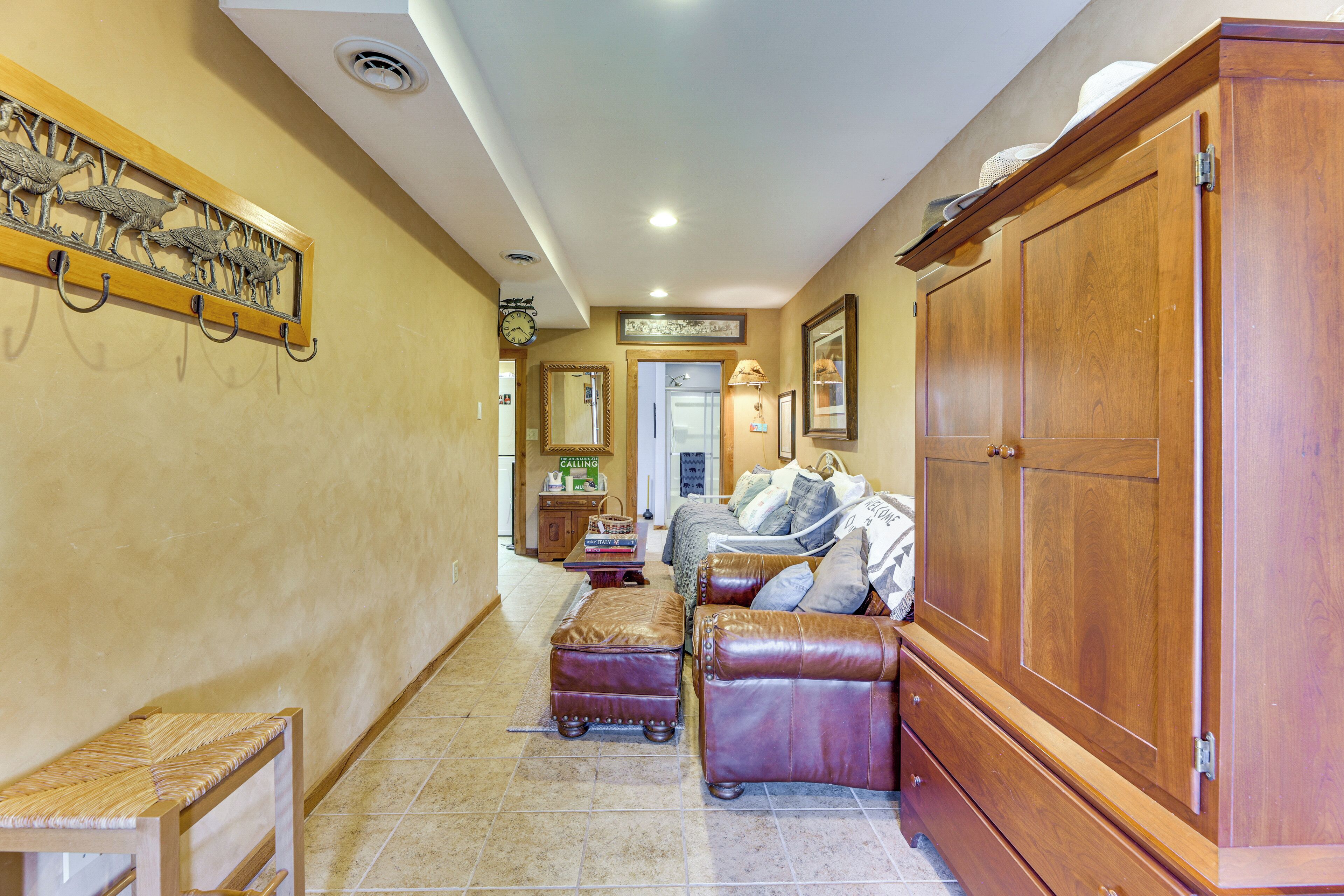 House (2 Bedrooms) | Interior