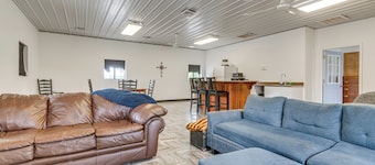Montrose Studio Getaway w/ Covered Patio