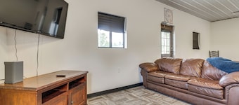 Montrose Studio Getaway w/ Covered Patio