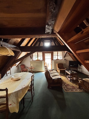 Living area - Cottage 'Hanzel' with Shared Terrace, Shared Garden and Wi-Fi (Bossendorf)