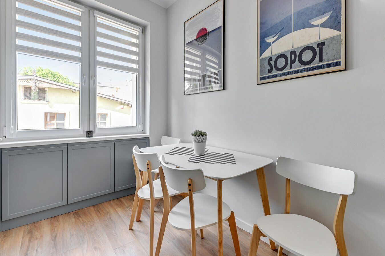 Apartament estàndard, no fumadors, bany privat | Cuina privada | Cafetera i tetera, bullidora elèctrica, trona i congelador 