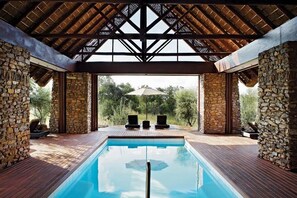 Villa, 6 Schlafzimmer, eigener Pool, Flussblick | Pool