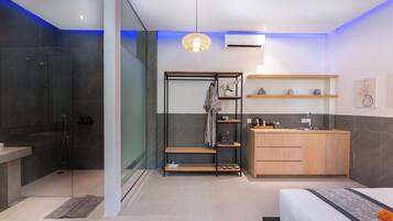 Cortinas blackout, tabla de planchar con plancha y wifi gratis