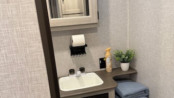 Handtücher, Toilettenpapier