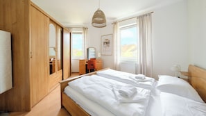Apartment, Balkon | Bügeleisen/Bügelbrett, kostenloses WLAN