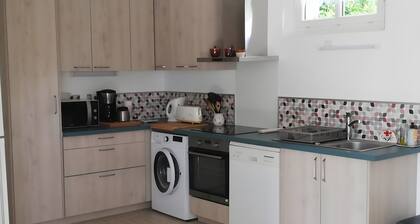 Gite Le Tilleul: Countryside Retreat 1h30 from Paris, 6 Guests, Accessible, Renovated