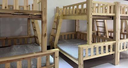 Charming 8-bedroom bed & breakfast with AC in Vientiane Capital