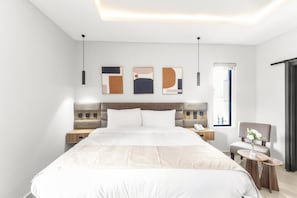 In-room safe, desk, laptop workspace, blackout curtains - Havidus Shortlet Apartment (Ondo)