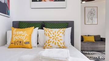 1 bedroom, desk, WiFi, bed sheets