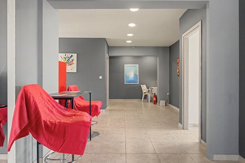 Xenia Bauhaus Rafina Apartment with Mountain View, Wi-Fi, AC. Class room Available