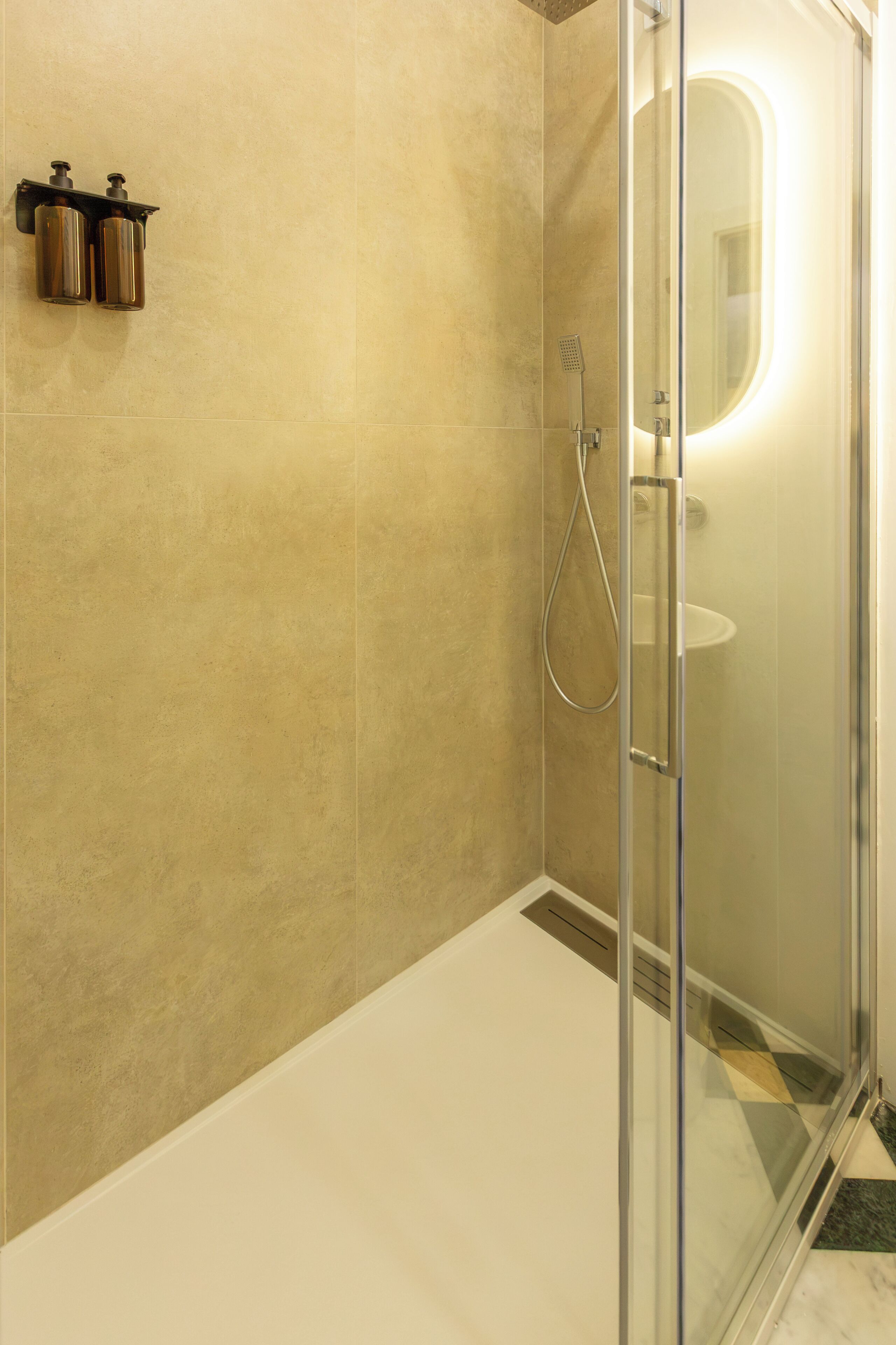 Deluxe Double Room, Balcony | Bathroom