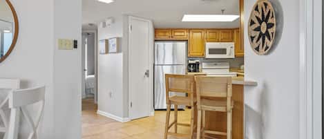Condo, 2 Bedrooms | Private kitchen