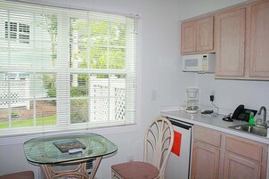 Villa, 2 Bedrooms | Private kitchen