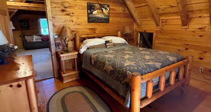 Cozy cabin with beautiful views ten minutes from Falls Creek Falls.
