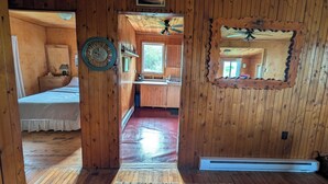 3 bedrooms, WiFi (free), bed sheets