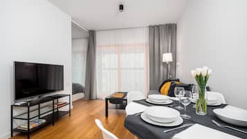 Studio Suite, ban công | Khu ăn uống