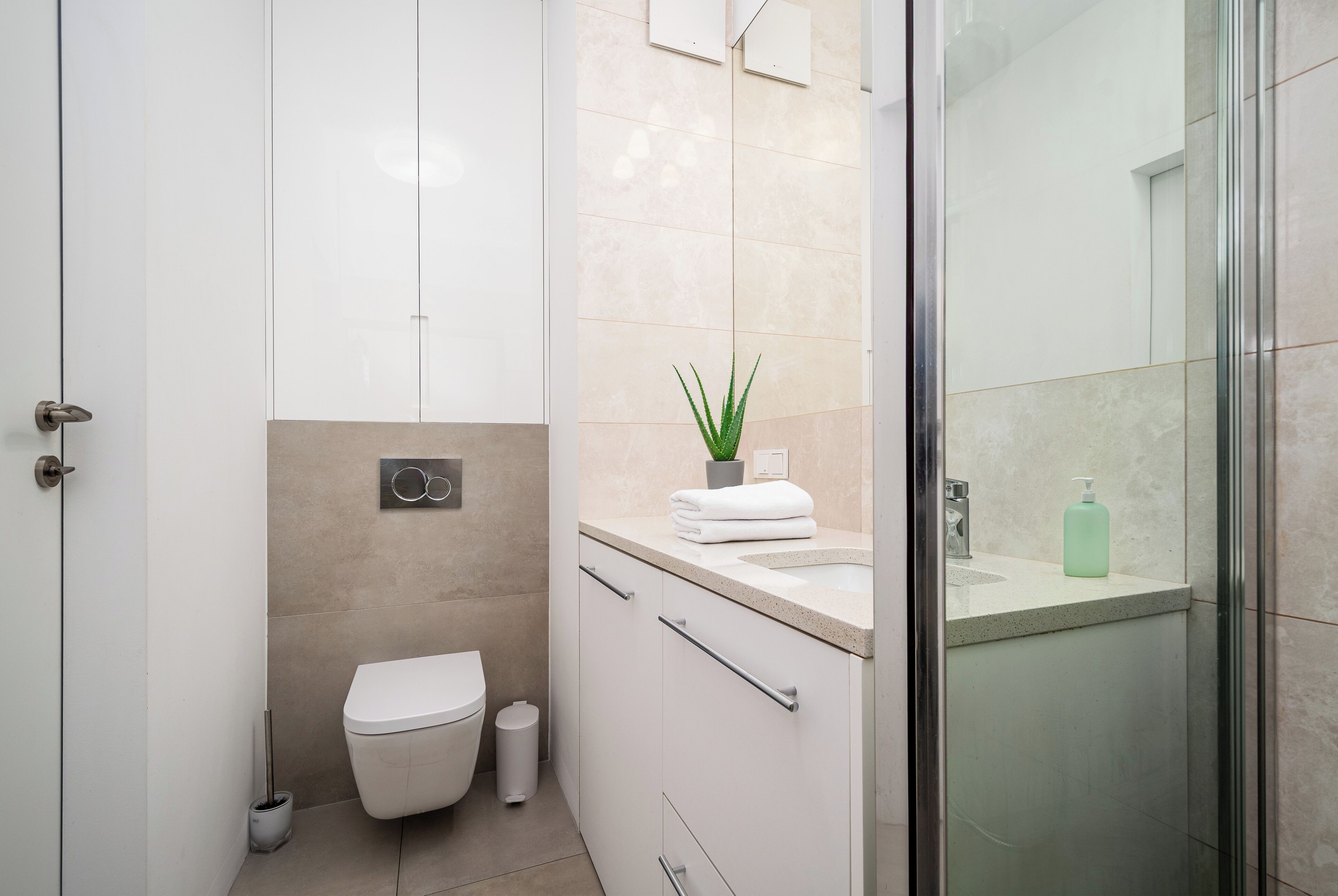 Studio Suite, Balcony | Bathroom