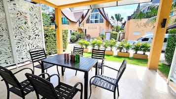 Villa, 4 Bedrooms, Smoking, Patio | Dining room