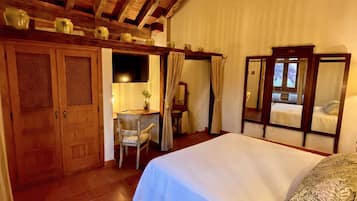Double Room | Desk, laptop workspace, blackout drapes, soundproofing