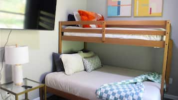 3 bedrooms, desk, iron/ironing board, travel cot