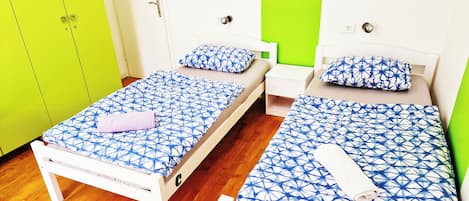 Iron/ironing board, WiFi (free), bed sheets