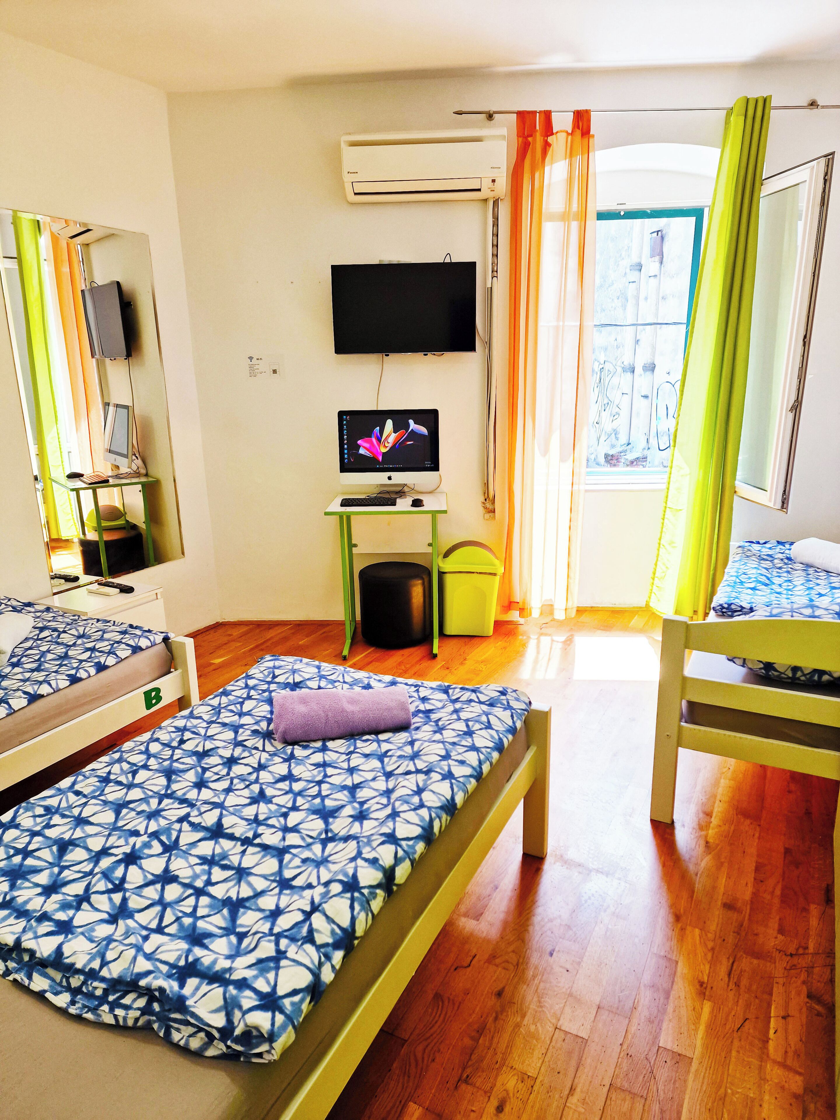 Iron/ironing board, WiFi (free), bed sheets