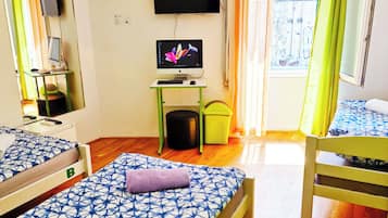 Iron/ironing board, WiFi (free), bed sheets