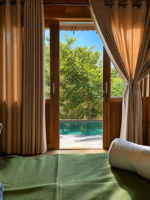 Chalet Superior, pemandangan kolam renang | Setrika/meja setrika