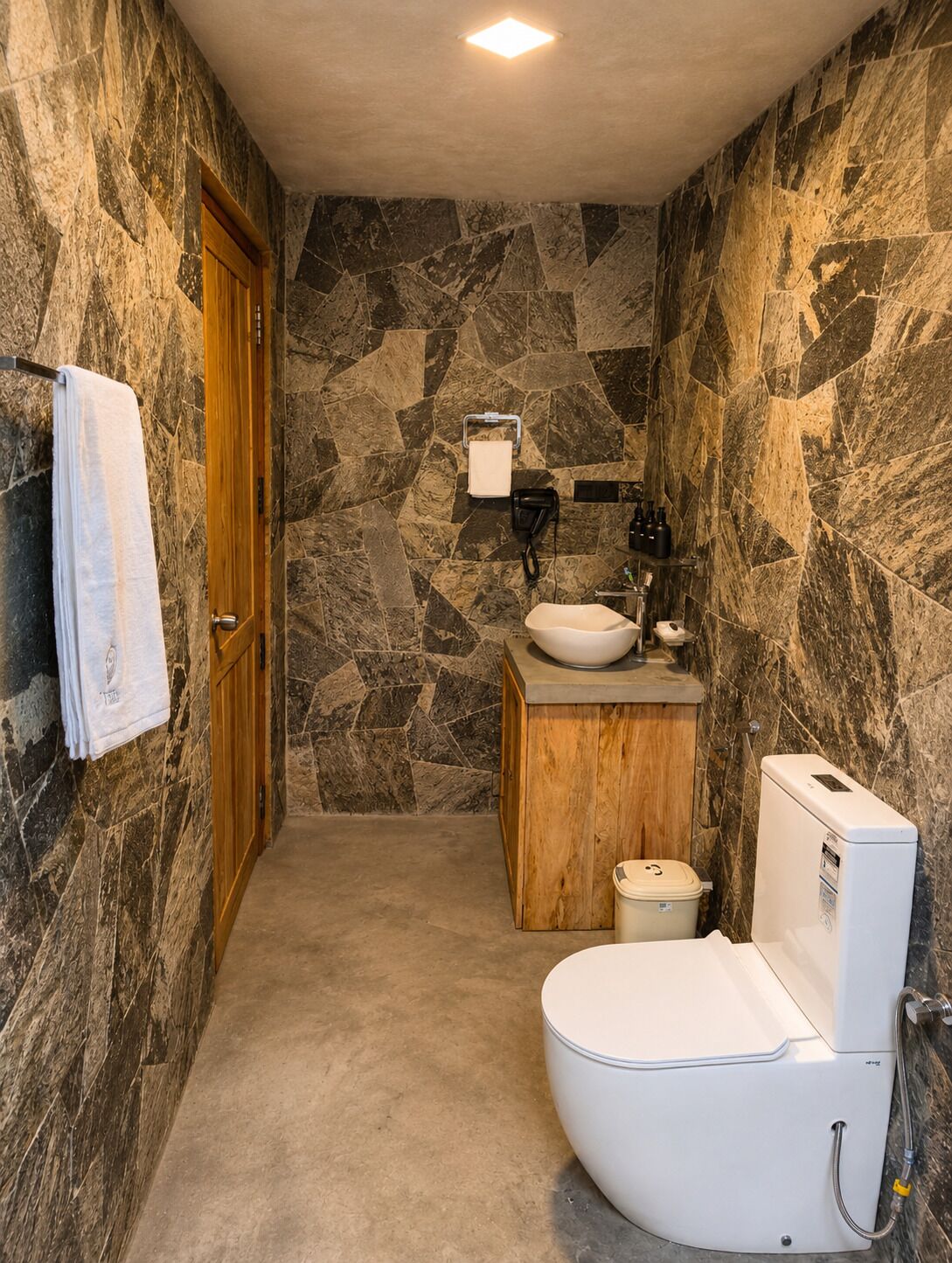 Superior Chalet, Pool View | Bathroom